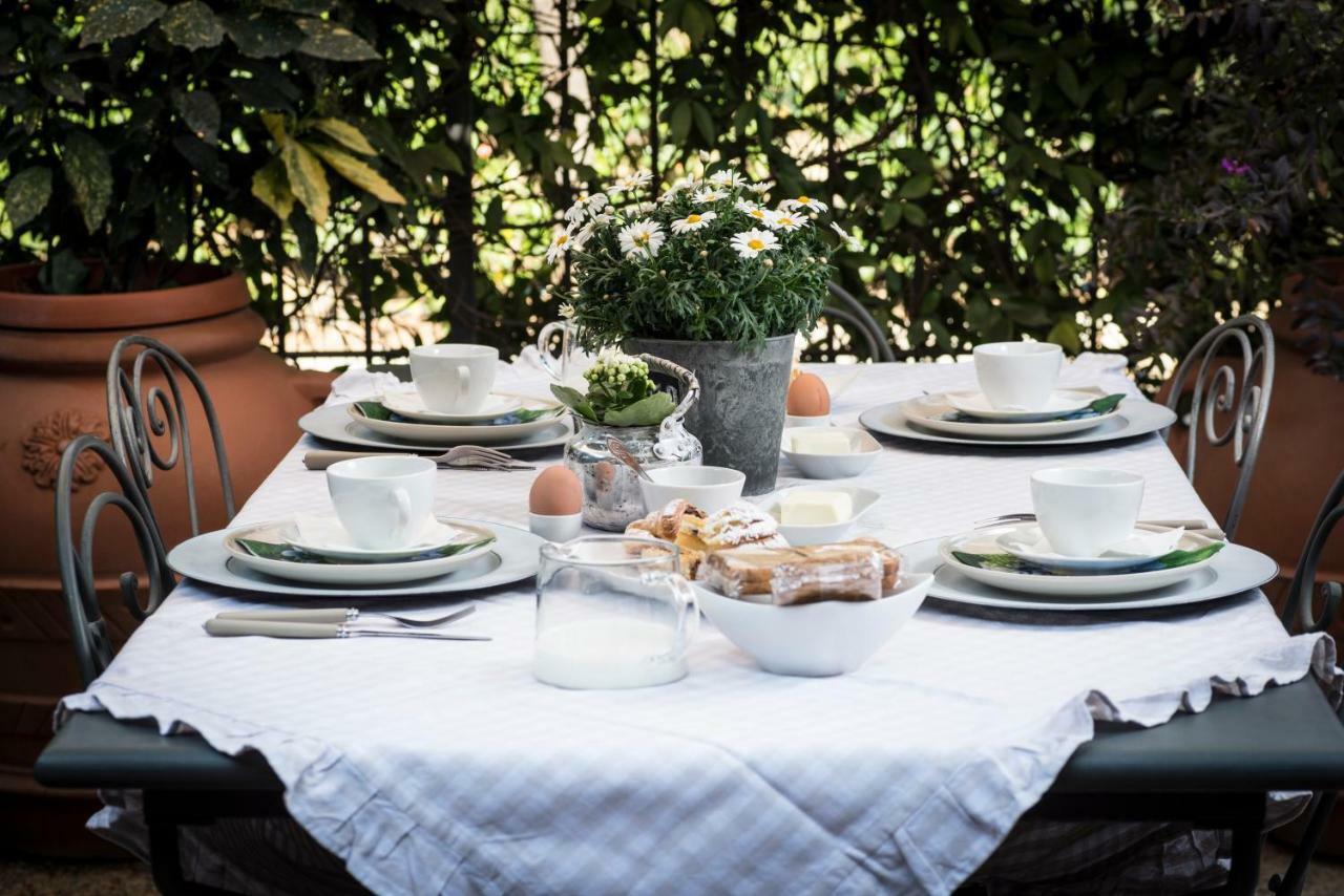Fiori E Lanterne Bed & Breakfast Roma
